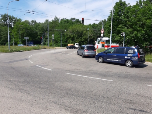 Crossing at Kamenolom Intersection in Bystrc BD (3)
